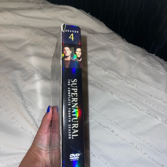Supernatural Season 4 DVD set - Picture 2 of 5